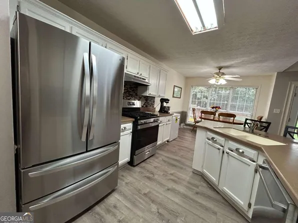 113 Timberwood Dr, Stockbridge, GA 30281