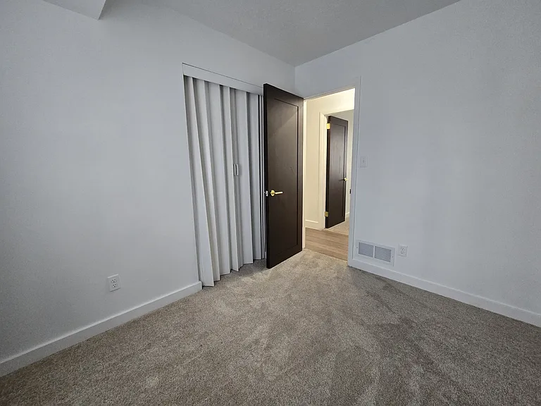 479 Zahn Dr #C — Photo 13