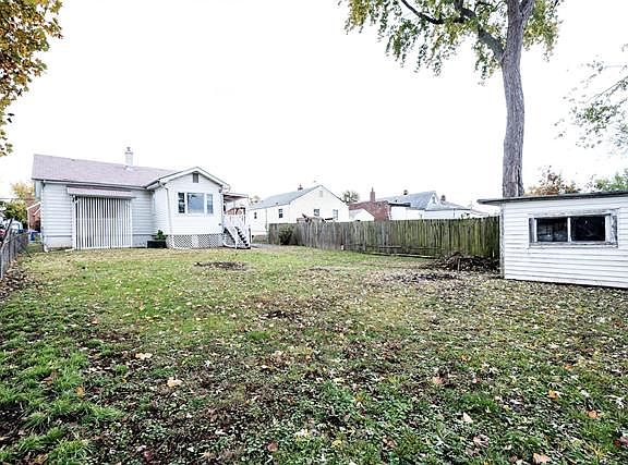 4th image of 232 W Loretta Ave