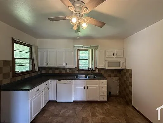 9732 Gloucester Dr — Photo 6
