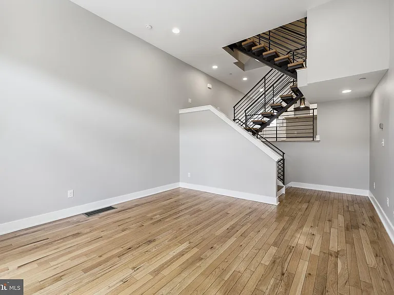 2313 Ellsworth St — Photo 4