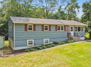 837 Long Cove Rd, Gales Ferry, CT 06335