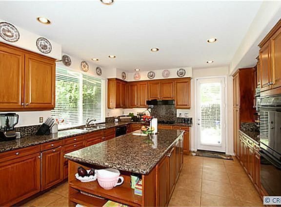 4th image of 6796 Livingston Dr