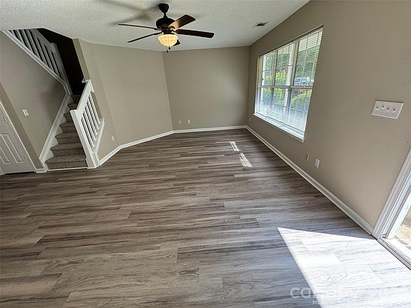 5th image of 3103 Summercroft Ln