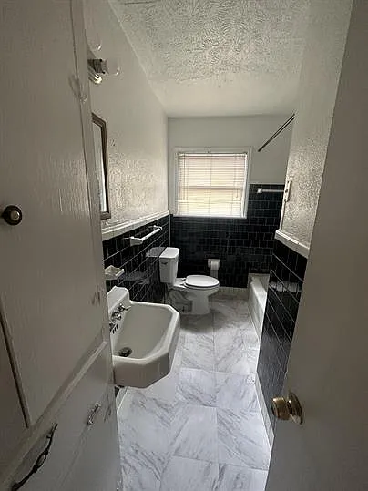 4402 Roseland St — Photo 9