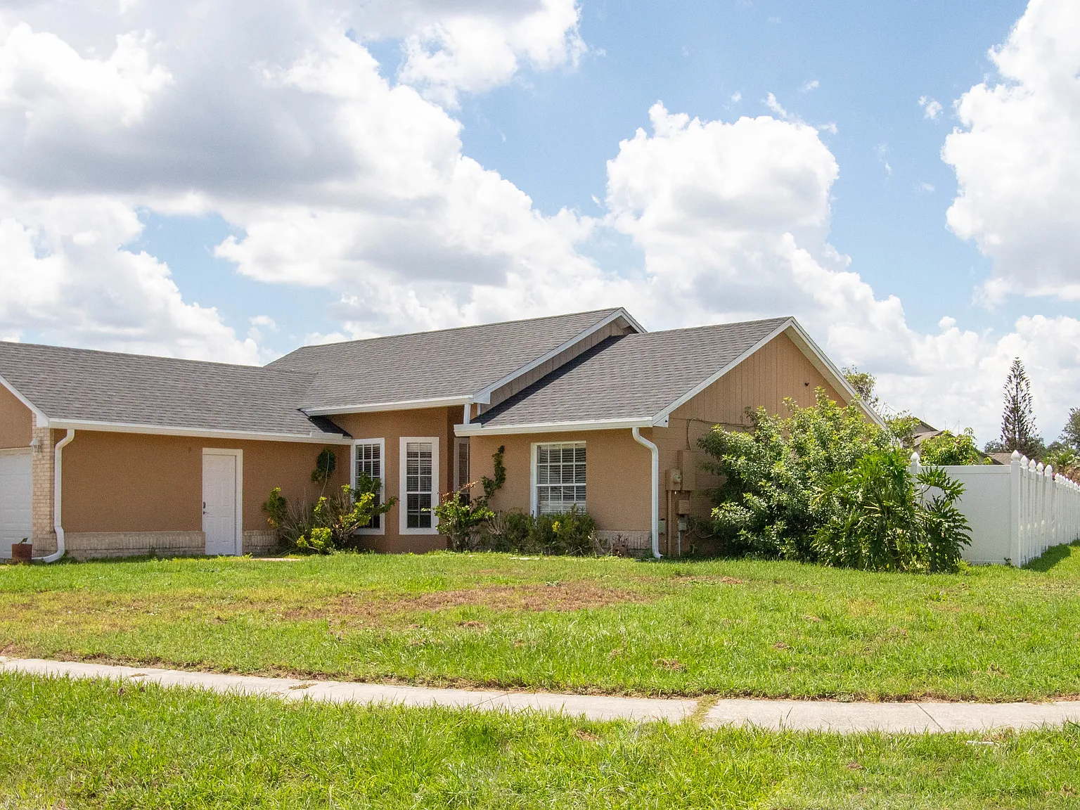 3 bed, 1438 sqft, $2,400 — Photo 3