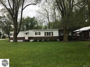 6077 W Bridge St, Weidman, MI 48893