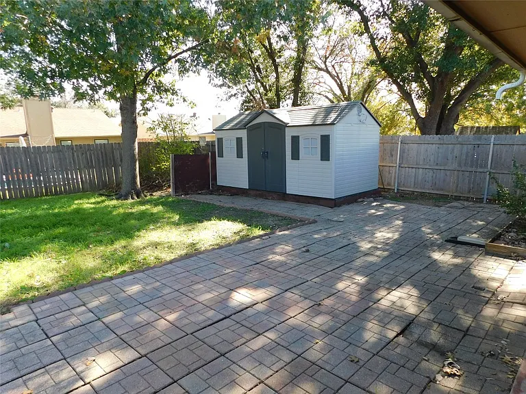 8232 Meadowbrook Dr — Photo 46