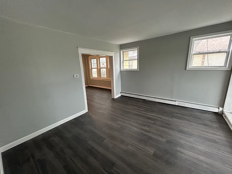 1405 Langston Ave — Photo 2