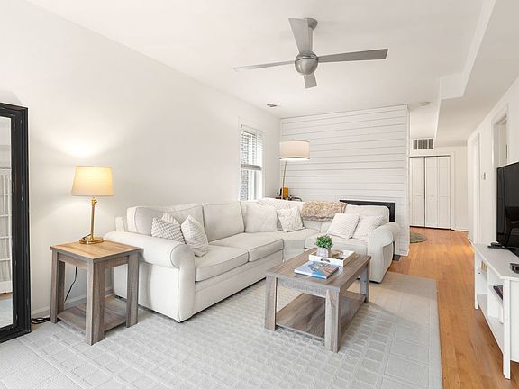 3rd image of 3134 N Clifton Ave APT 3E