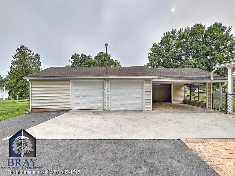 2833 W Walnut St — Photo 10