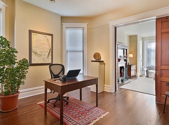 4th image of 3323 N Kenmore Ave #3