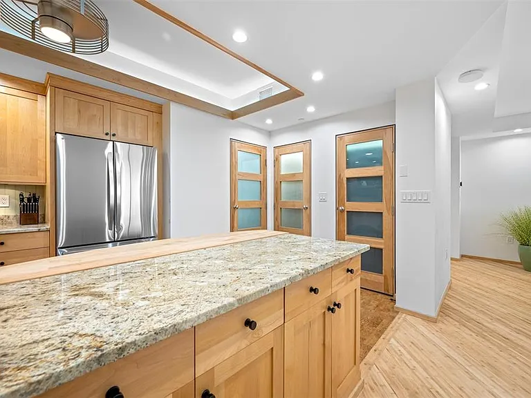 1 Beach Dr SE #2211 — Photo 25