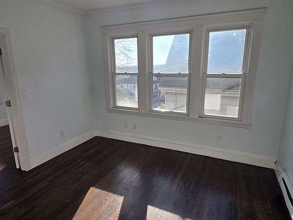 4th image of 72 Campbell Ave APT 4