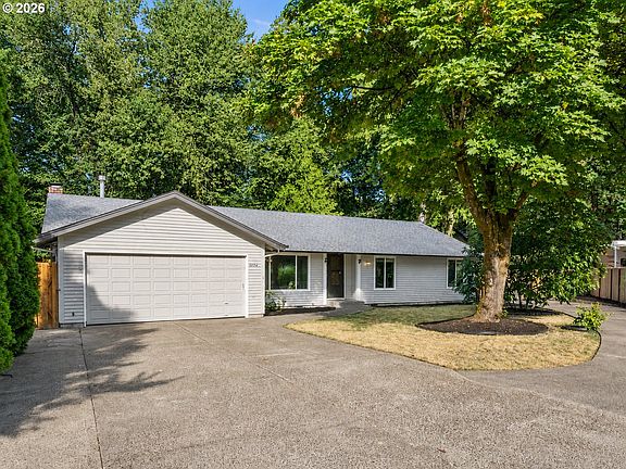 3rd image of 4724 Lamont Ct