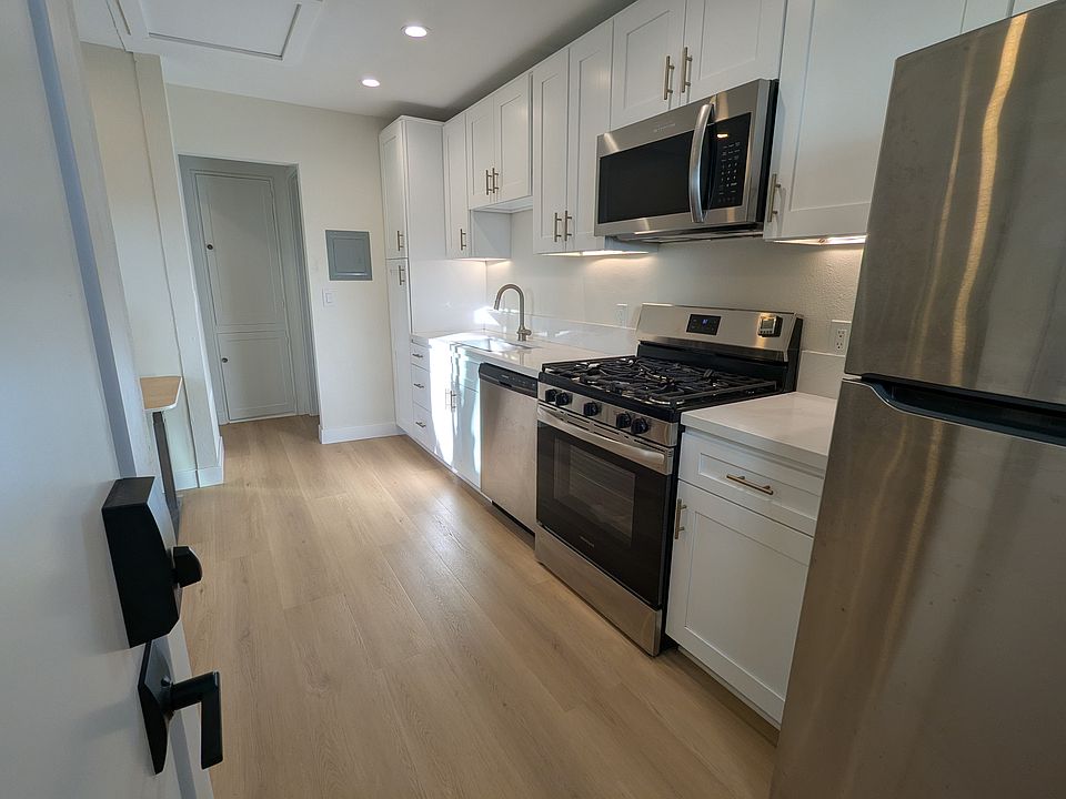 1st image of 4255 10th Ave #4257