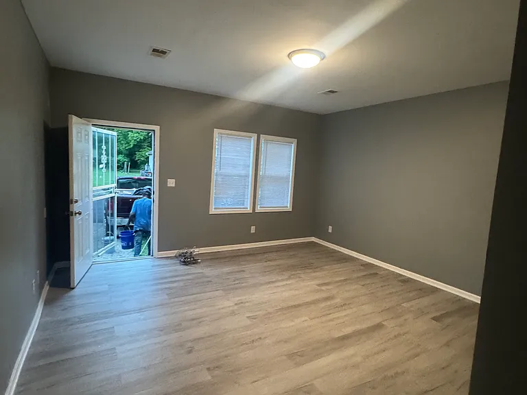 2425 Cedar St — Photo 3