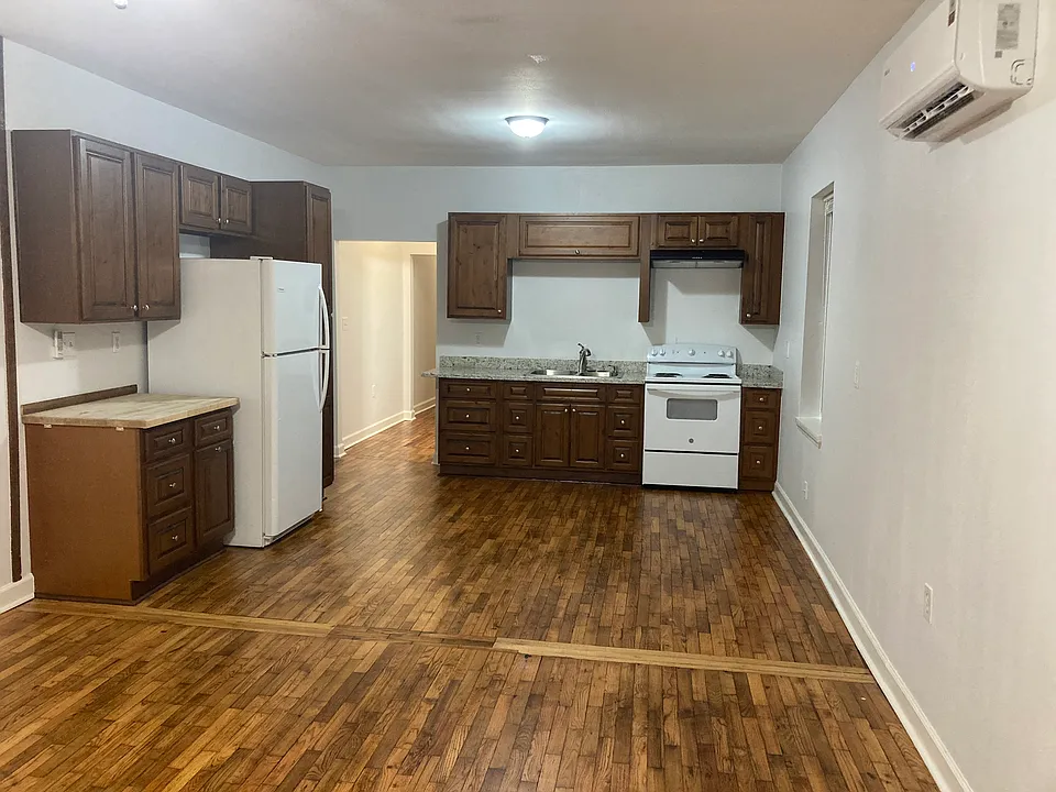 835 Reynes St #1B