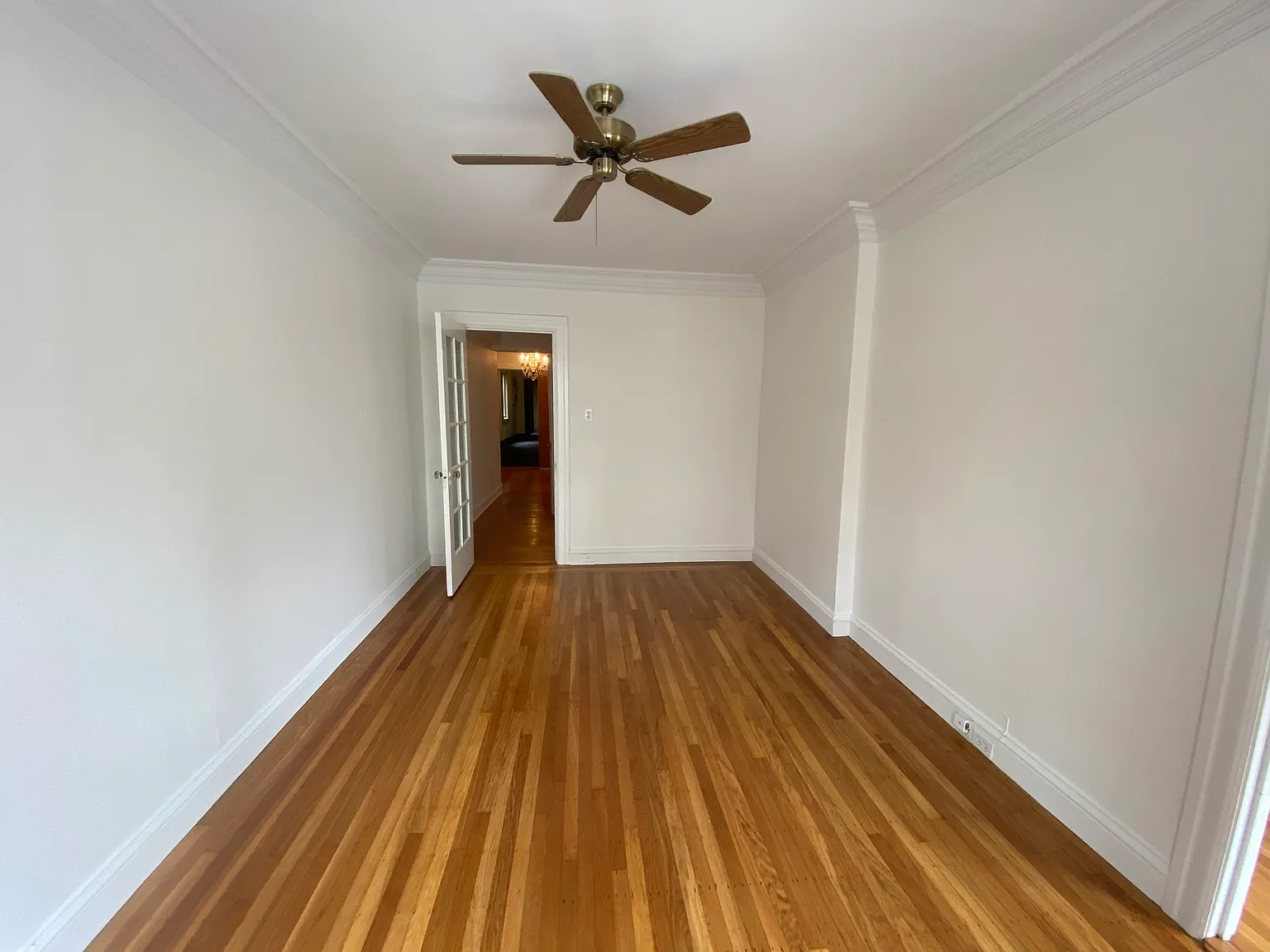 3 bed, 1.5 bath, $6,500 — Photo 3