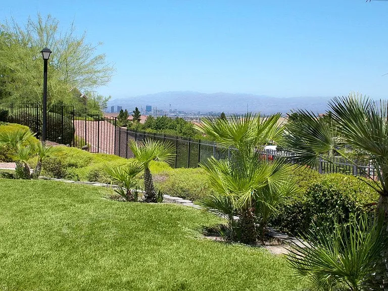 Avalon at Seven Hills — Photo 30