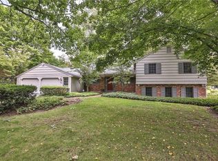 70 Hickory Ridge Rd, Rochester, NY 14625