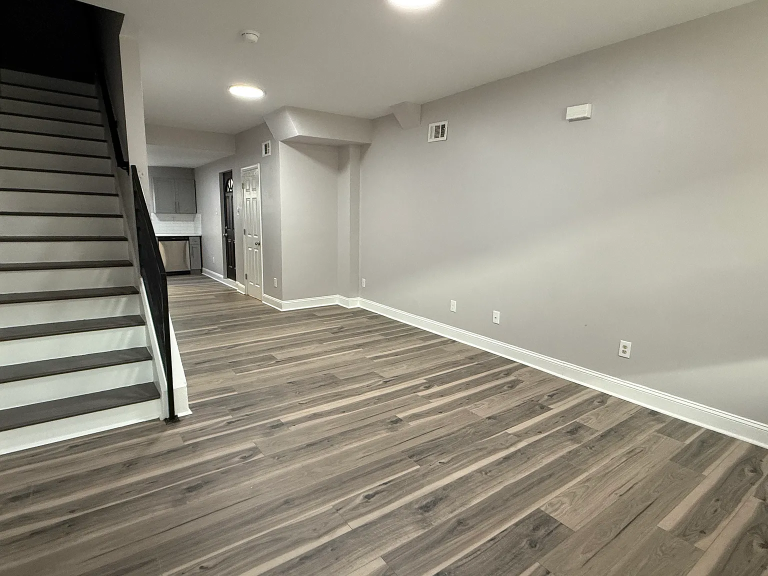 2 bed, 1.5 bath, 900 sqft, $1,800 — Photo 4