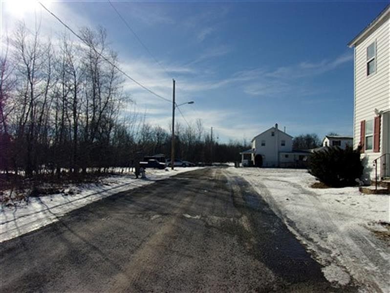 2nd image of 20 Back St