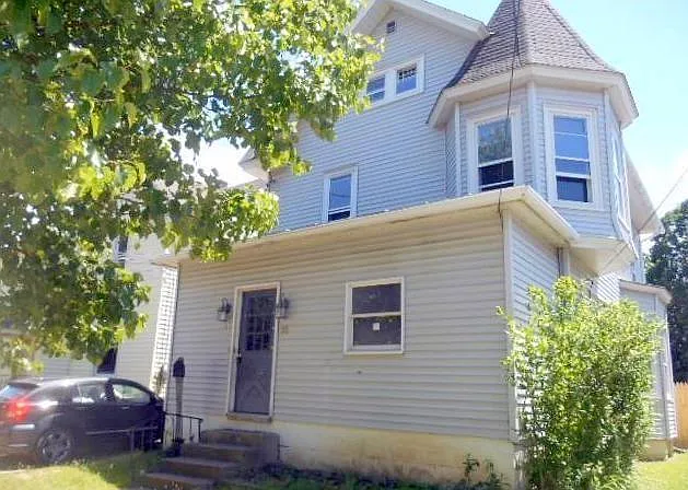 35 Poplar St photo 1