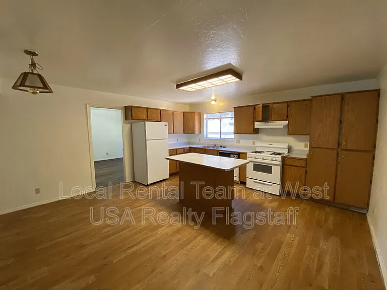 625 S Fountaine St #A — Photo 10
