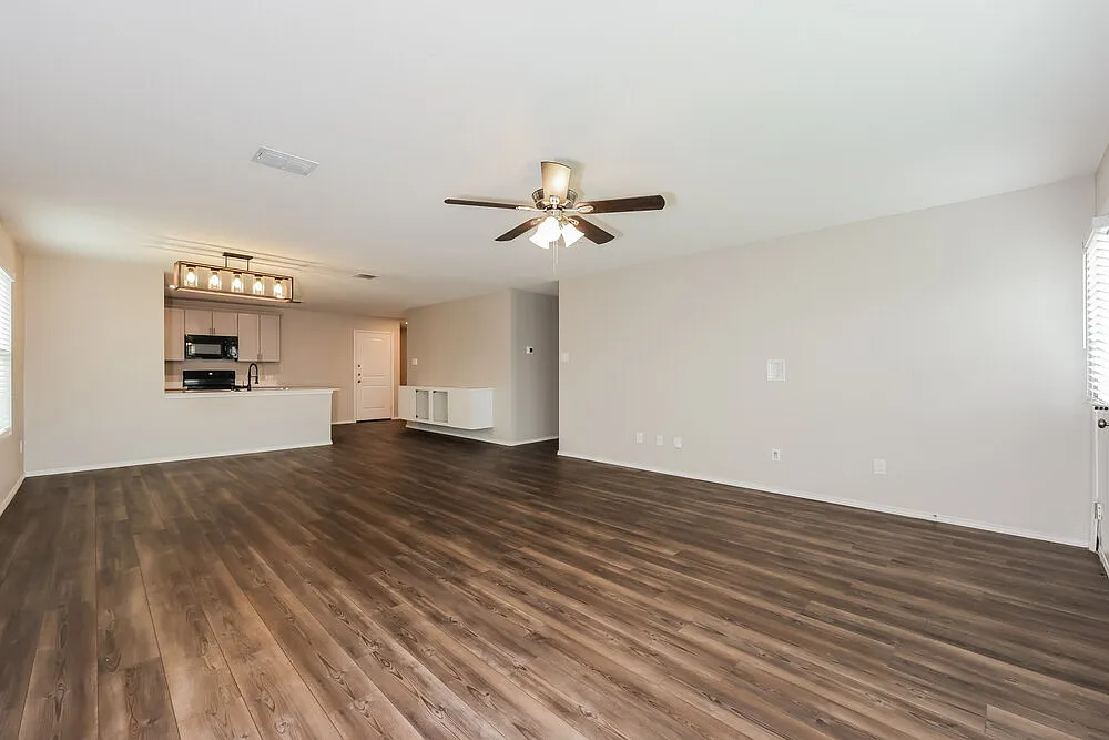 3 bed, 2.0 bath, 1522 sqft, $2,175 — Photo 3