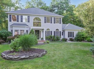 2 Strauss Dr, Shrewsbury, NJ 07702