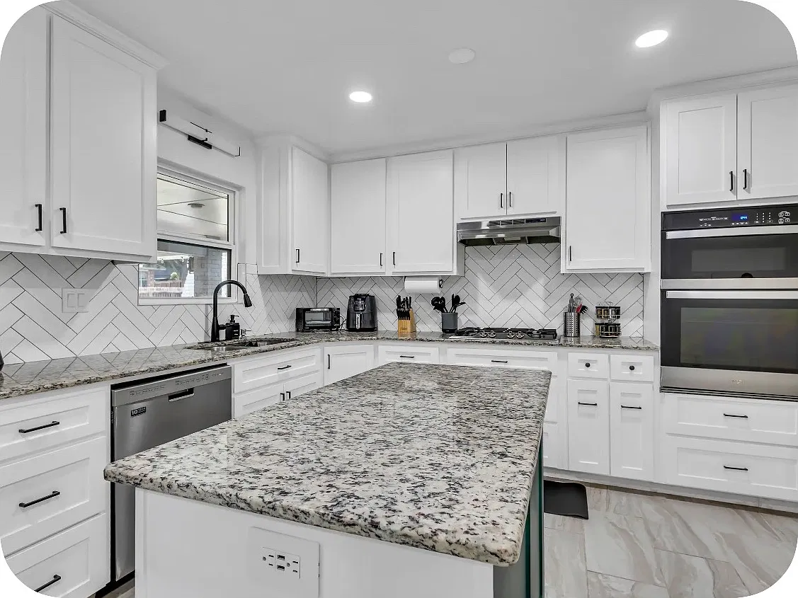4 bed, 2.5 bath, 2182 sqft, $3,200 — Photo 2