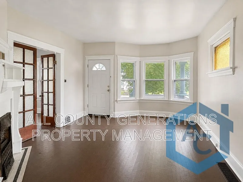 2 bed, 1.0 bath, $825 — Photo 4