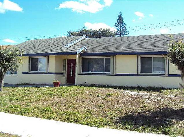 1st image of 520 NE 38th St