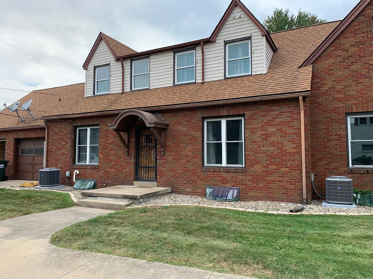 2 bed, $1,100 — Photo 3
