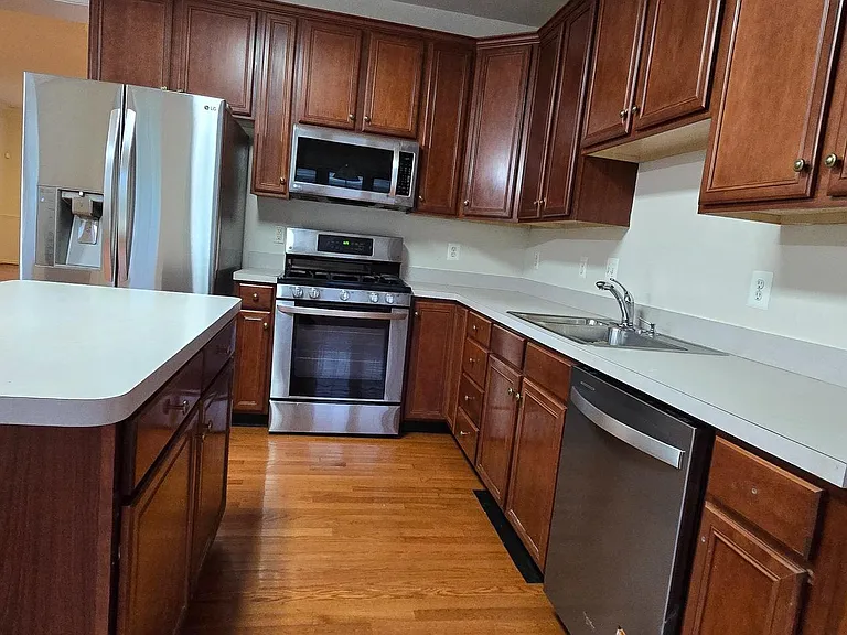22614 Welborne Manor Sq — Photo 4