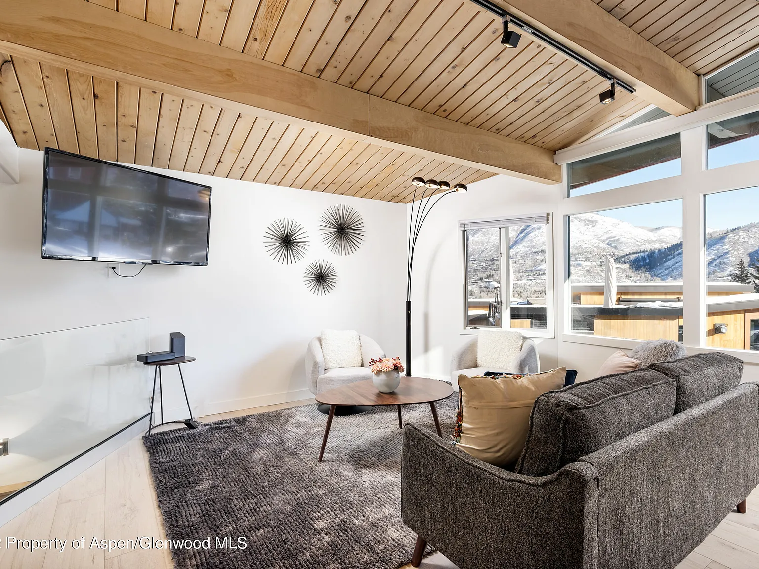 2 bed, 943 sqft, $25,000 — Photo 3