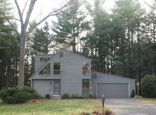 30 Carillon Cir, Easthampton, MA 01027
