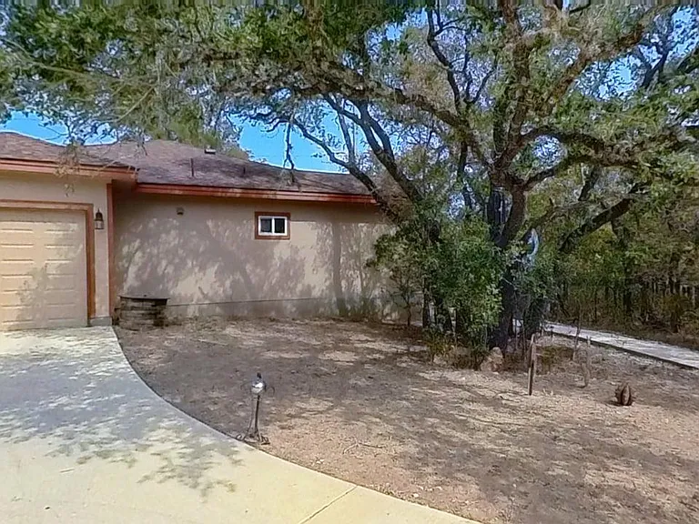 1405 Palomino Ln — Photo 17