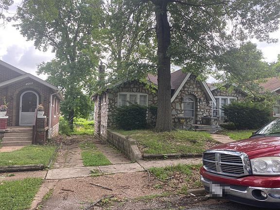 3rd image of 6835 Leedale Dr