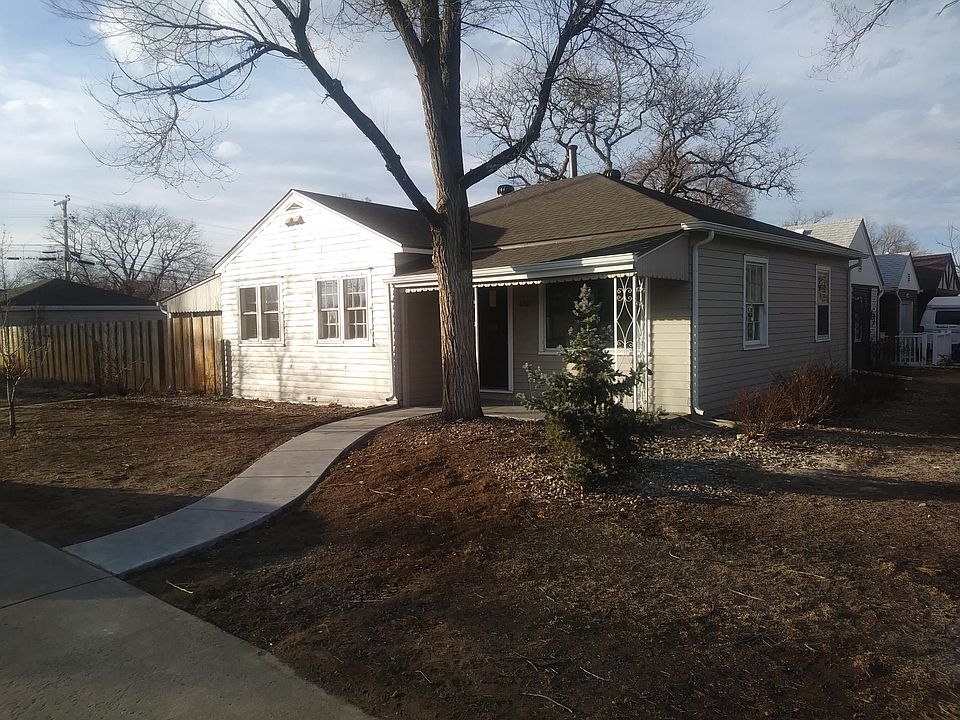 South facing entrance. New Front patio and walkway