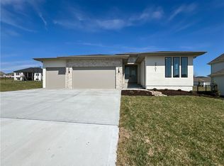 2701 Wheatley Dr, Blue Springs, MO 64029