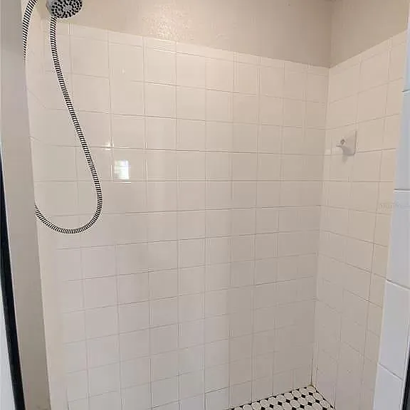 16302 Parkstone Palms Ct — Photo 28
