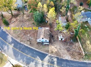 718 Johns Neck Rd, Weems, VA 22576