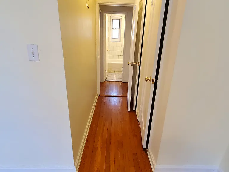 Douglaston Pkwy — Photo 12