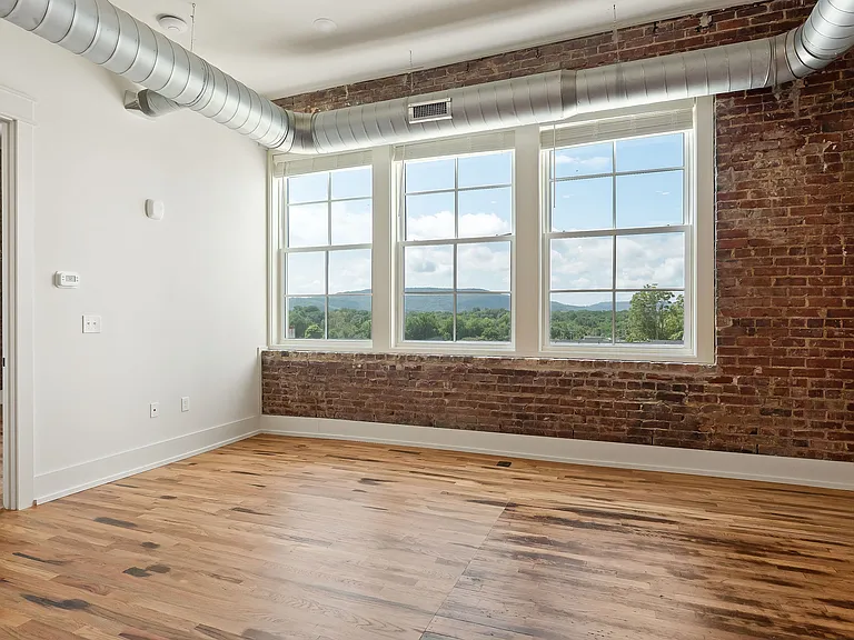 211 W Colville St #301 — Photo 12