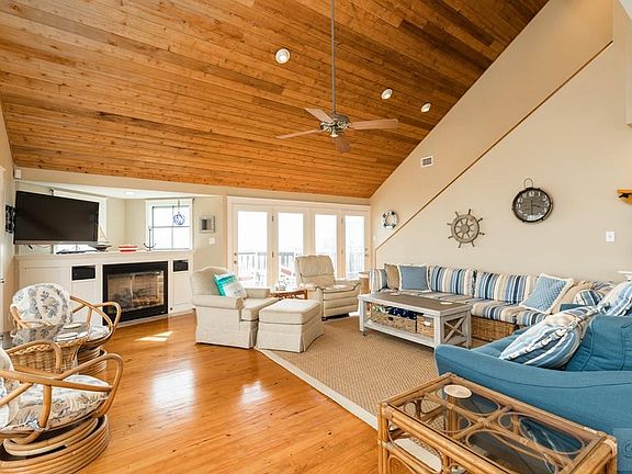 2nd image of 4223 Sand Crab Ln