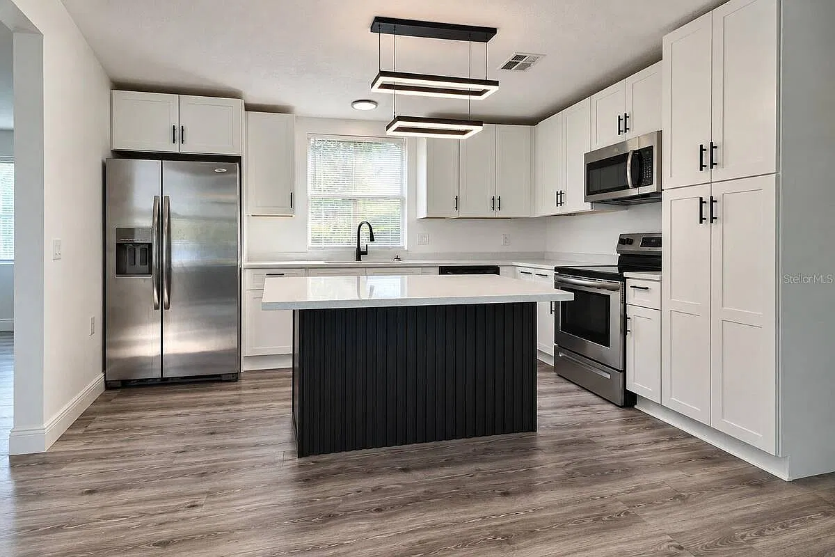 3 bed, 2.0 bath, 1440 sqft, $2,200 — Photo 4