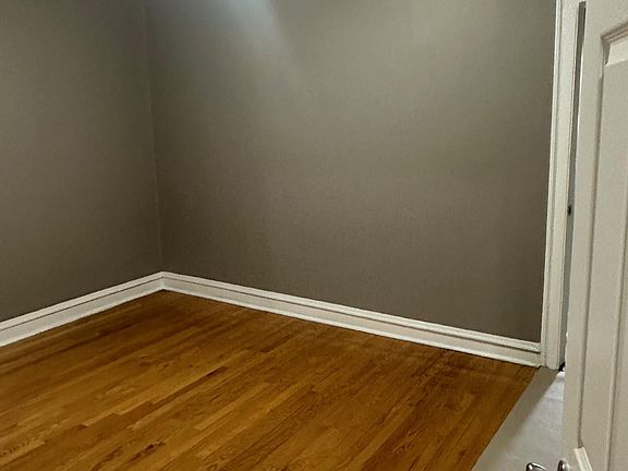 5th image of 1747 E 73rd Pl APT 1