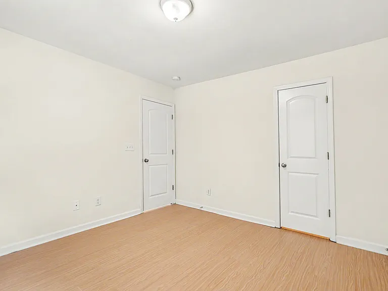 10420 Benfield Rd — Photo 26
